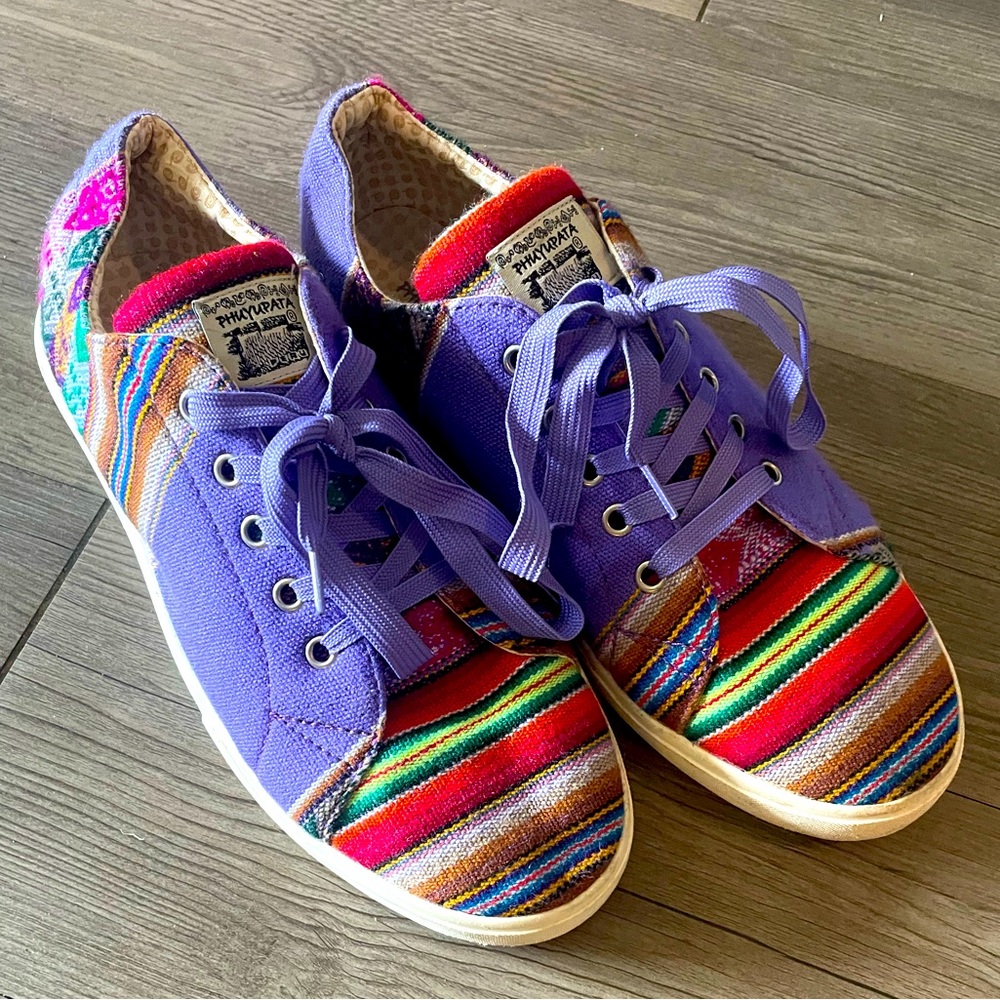 Womens woven pattern sneakers